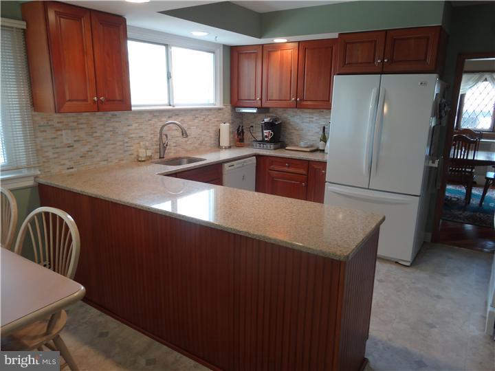 728 East Manoa Road Havertown, PA 19083 - Photo 9 of 19