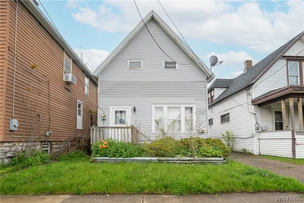 $134,900 | 35 Troupe Street, Buffalo, NY 14210