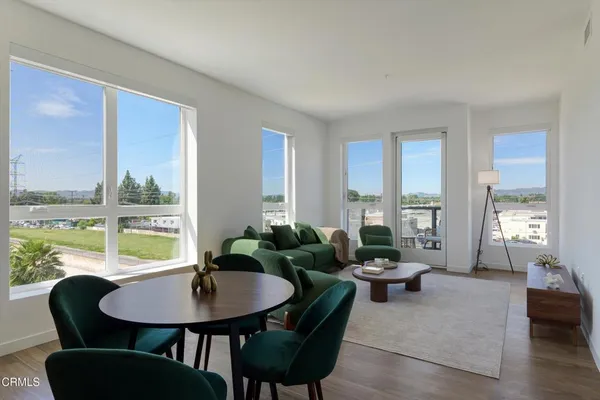 $2,500 | 18900 Parthenia Street, Unit 402, Northridge, CA 91324