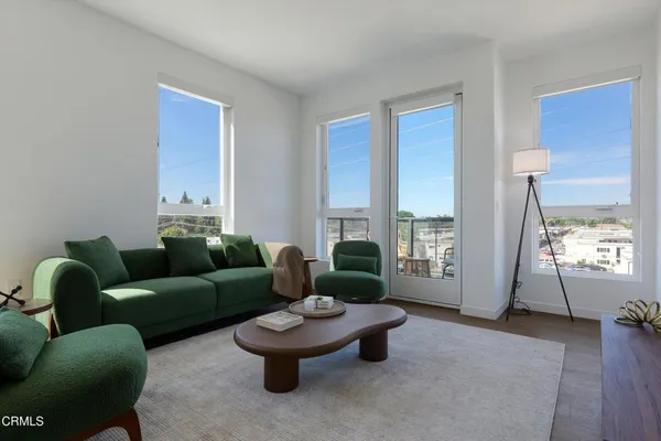 $2,500 | 18900 Parthenia Street, Unit 402, Northridge, CA 91324
