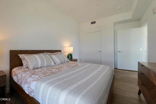$2,500 | 18900 Parthenia Street, Unit 402, Northridge, CA 91324