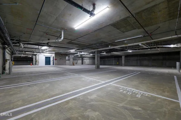 $2,500 | 18900 Parthenia Street, Unit 402, Northridge, CA 91324