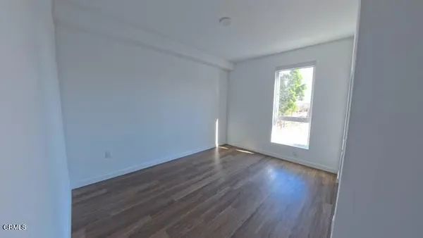 $2,500 | 18900 Parthenia Street, Unit 402, Northridge, CA 91324