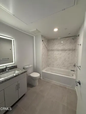 $2,500 | 18900 Parthenia Street, Unit 402, Northridge, CA 91324