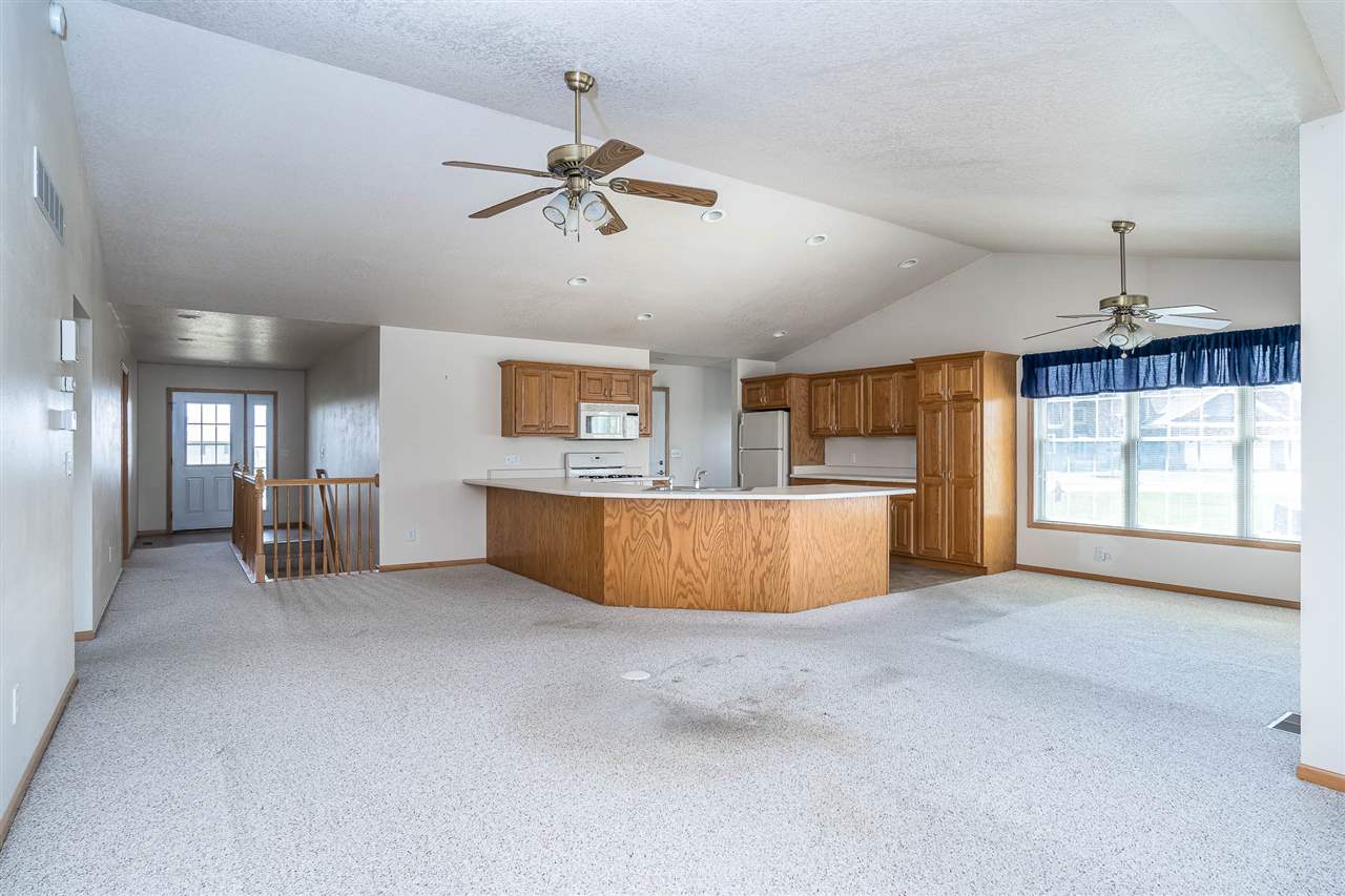 1477 Ridgeview Avenue West Liberty, IA 52776 - Photo 15 of 26 Gallery Image 15