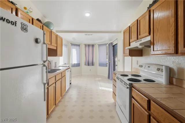 $299,990 | 2823 Biscaya Drive, Laughlin, NV 89029