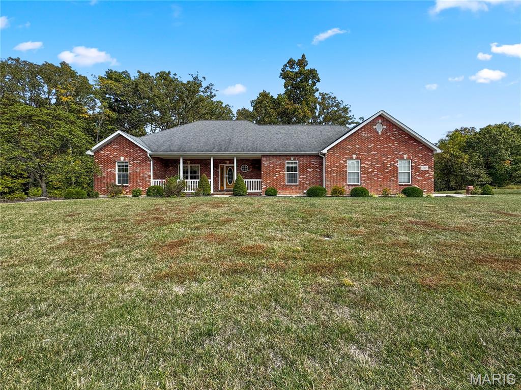 3707 Clover Dell Lane Waterloo, IL 62298 - Photo 1 of 58