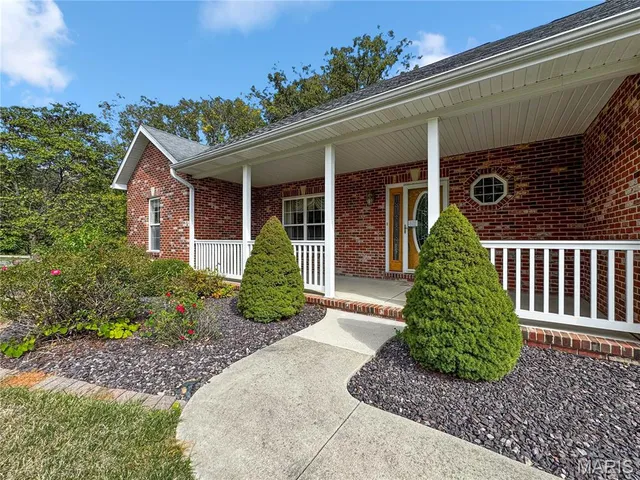 $397,000 | 3707 Clover Dell Lane, Waterloo, IL 62298