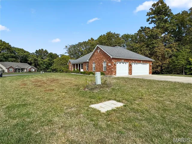 $397,000 | 3707 Clover Dell Lane, Waterloo, IL 62298