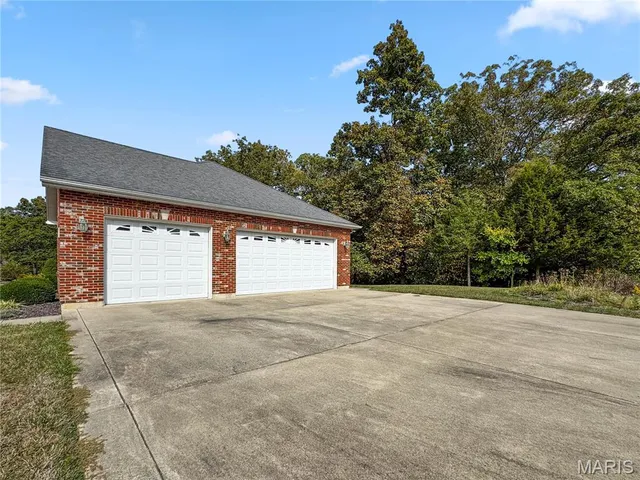 $397,000 | 3707 Clover Dell Lane, Waterloo, IL 62298