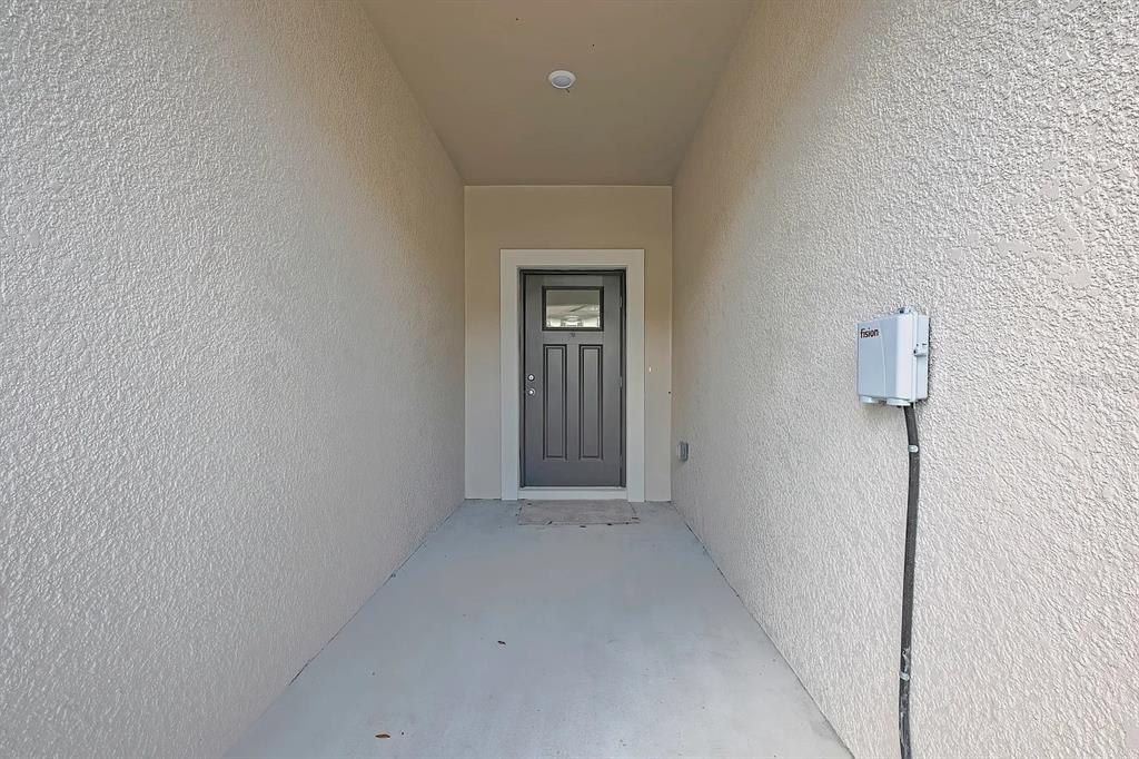 36144 Risa Michele Street Zephyrhills, FL 33541 - Photo 4 of 24