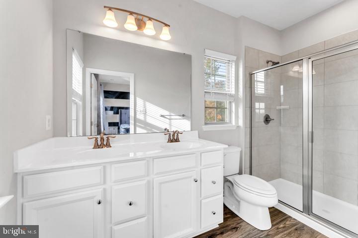 3063 Bretons Ridge Way Hanover, MD 21076 - Photo 23 of 36 Ensuite Bath to Primary Bedroom