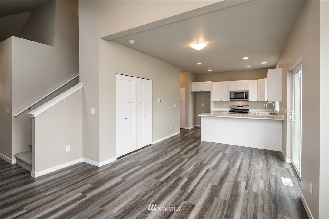 2065 Roxy Loop Ferndale, WA 98248 - Photo 8 of 37 Gallery Image 8