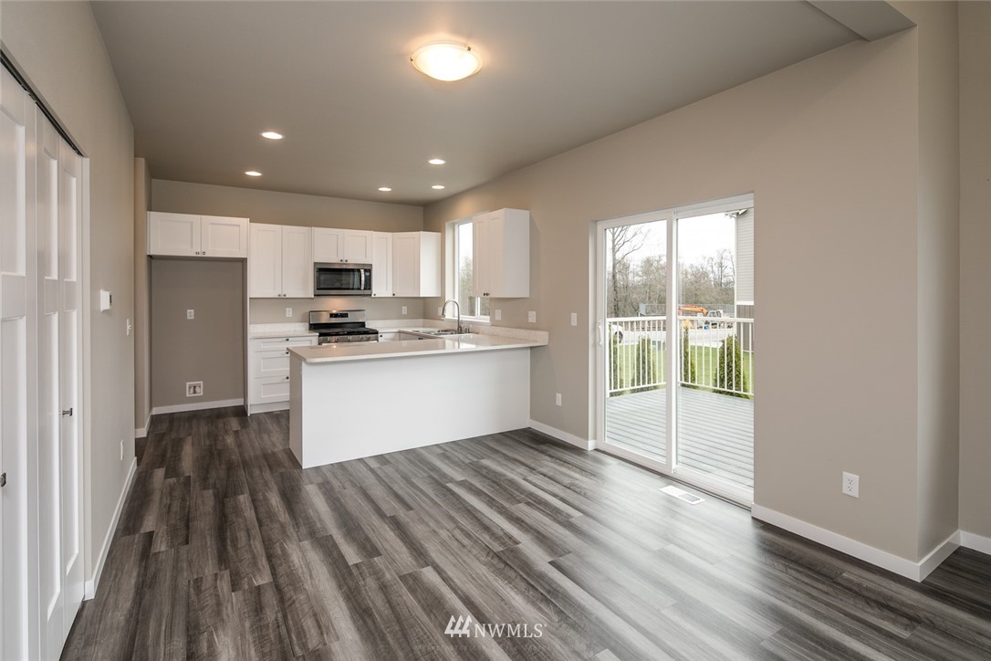 2065 Roxy Loop Ferndale, WA 98248 - Photo 9 of 37 Gallery Image 9