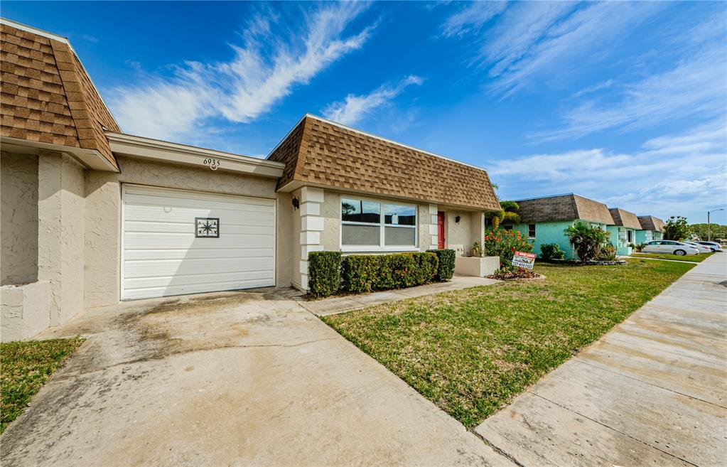 6935 Monte Carlo Pinellas Park, FL 33781 - Photo 3 of 36