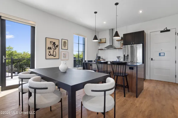 $725,000 | 1515 Government Street, Unit A305, Ocean Springs, MS 39564