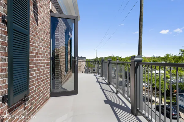 $725,000 | 1515 Government Street, Unit A305, Ocean Springs, MS 39564