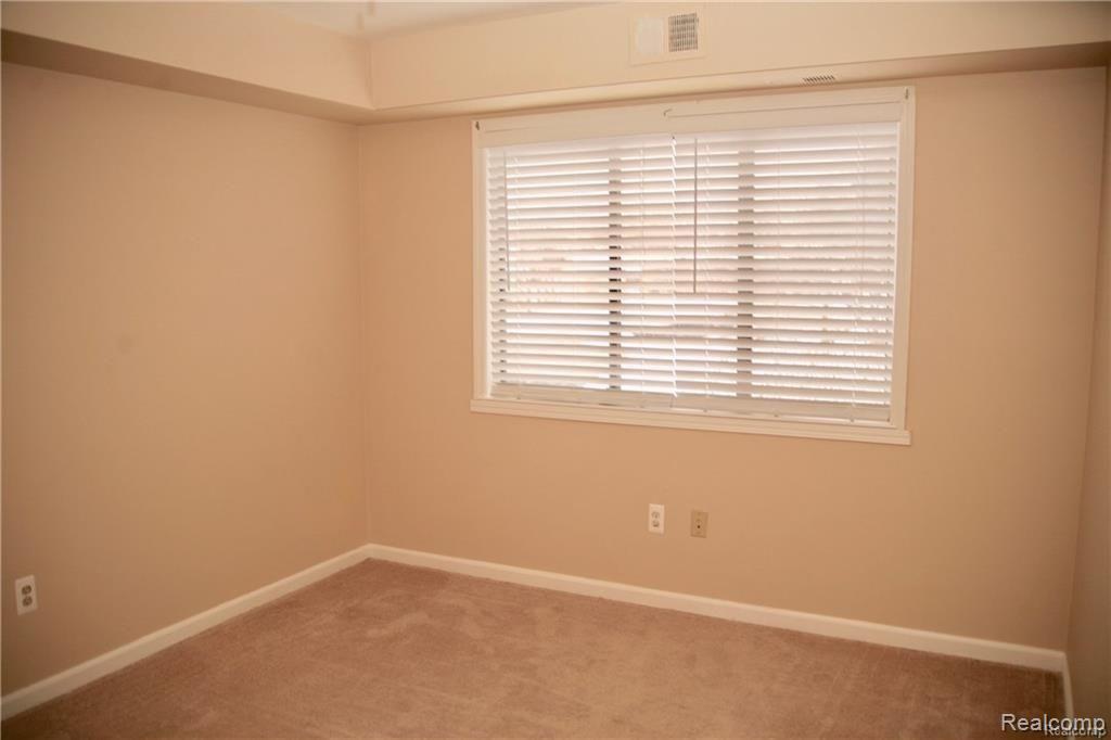 1663 Riverside Drive Rochester, MI 48309 - Photo 12 of 13