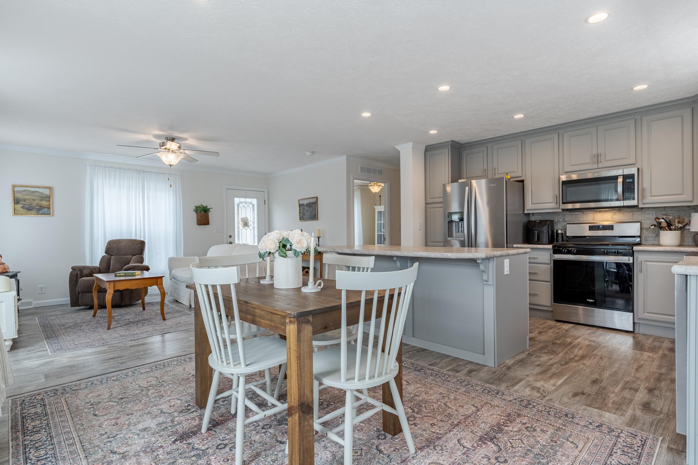 104 Robin Hood Lane Exeter, NH 03833 - Photo 2 of 38