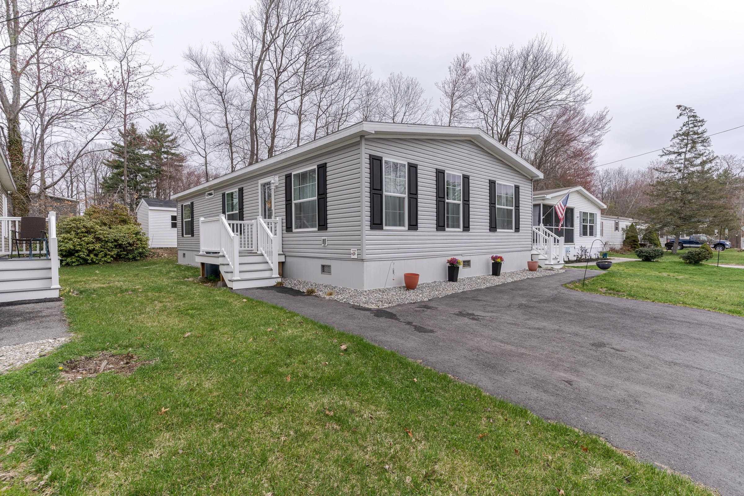 104 Robin Hood Lane Exeter, NH 03833 - Photo 27 of 38