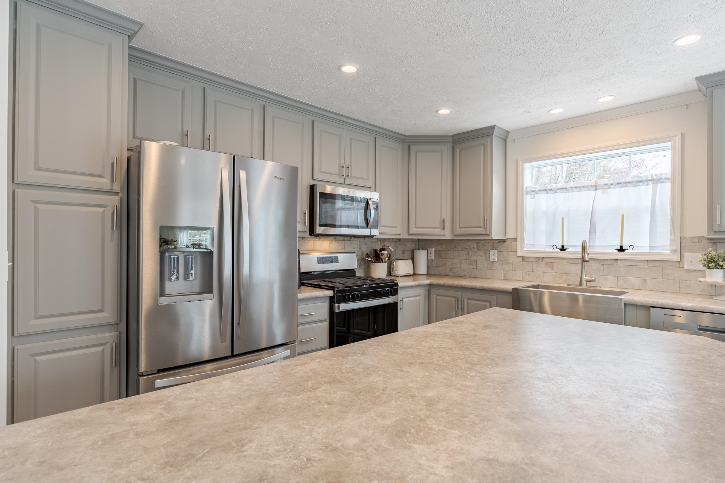 104 Robin Hood Lane Exeter, NH 03833 - Photo 6 of 38