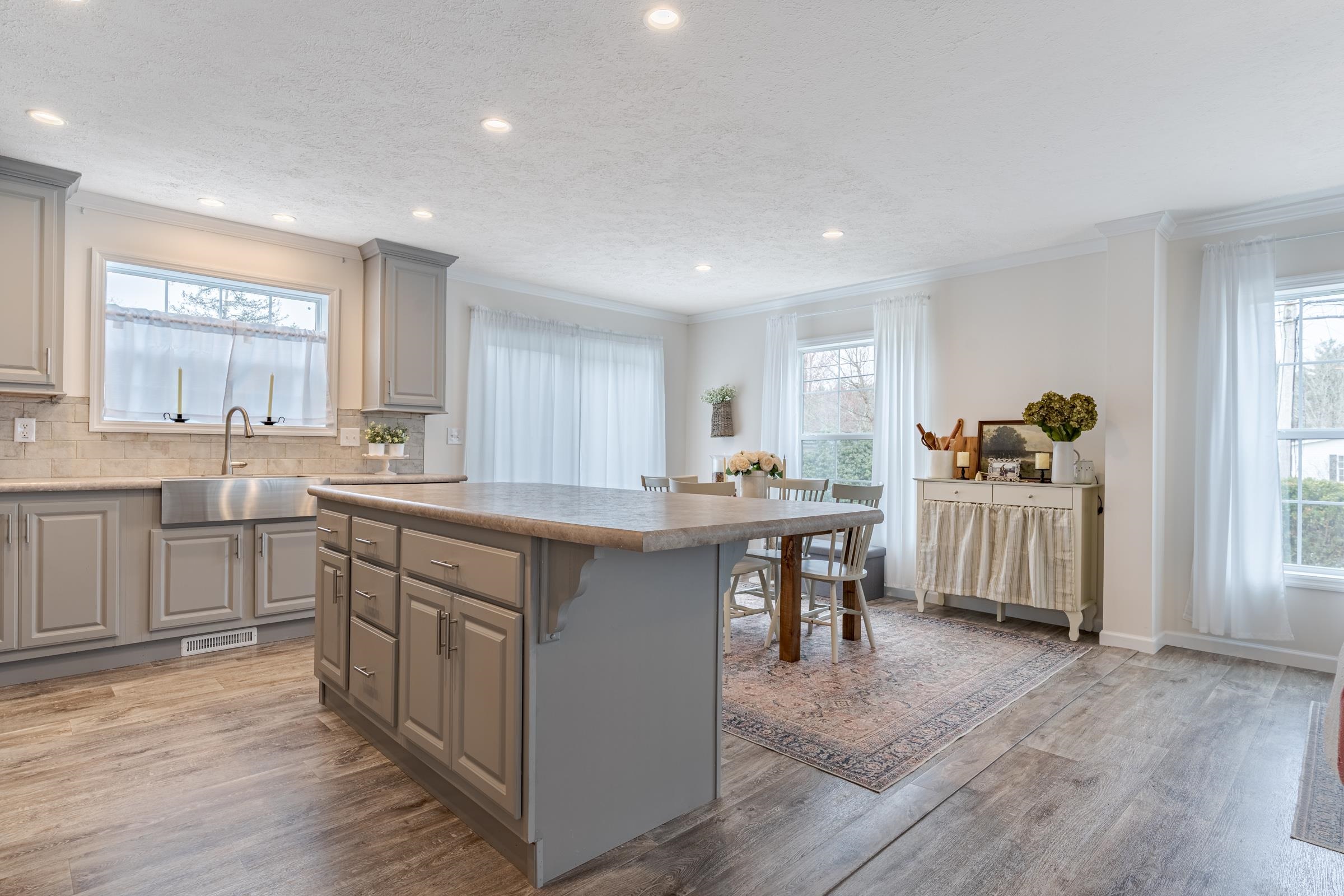 104 Robin Hood Lane Exeter, NH 03833 - Photo 7 of 38