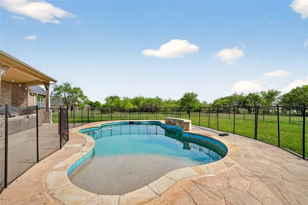 $725,000 | 200 Eagle Pass, Royse City, TX 75189