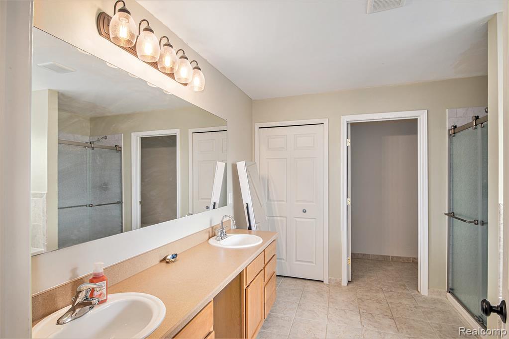 1515 Ashton Ridge Drive Howell, MI 48843 - Photo 12 of 27 Gallery Image 12
