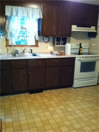 18 Pinewood Road Wilmington, MA 01887 - Photo 3 of 7 Gallery Image 3