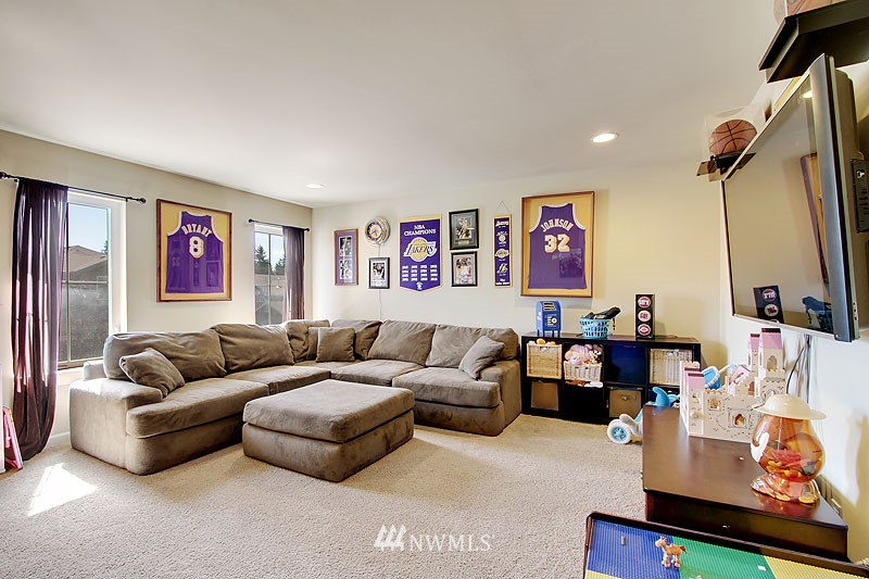 115 Shadow Avenue Northeast Renton, WA 98059 - Photo 14 of 17