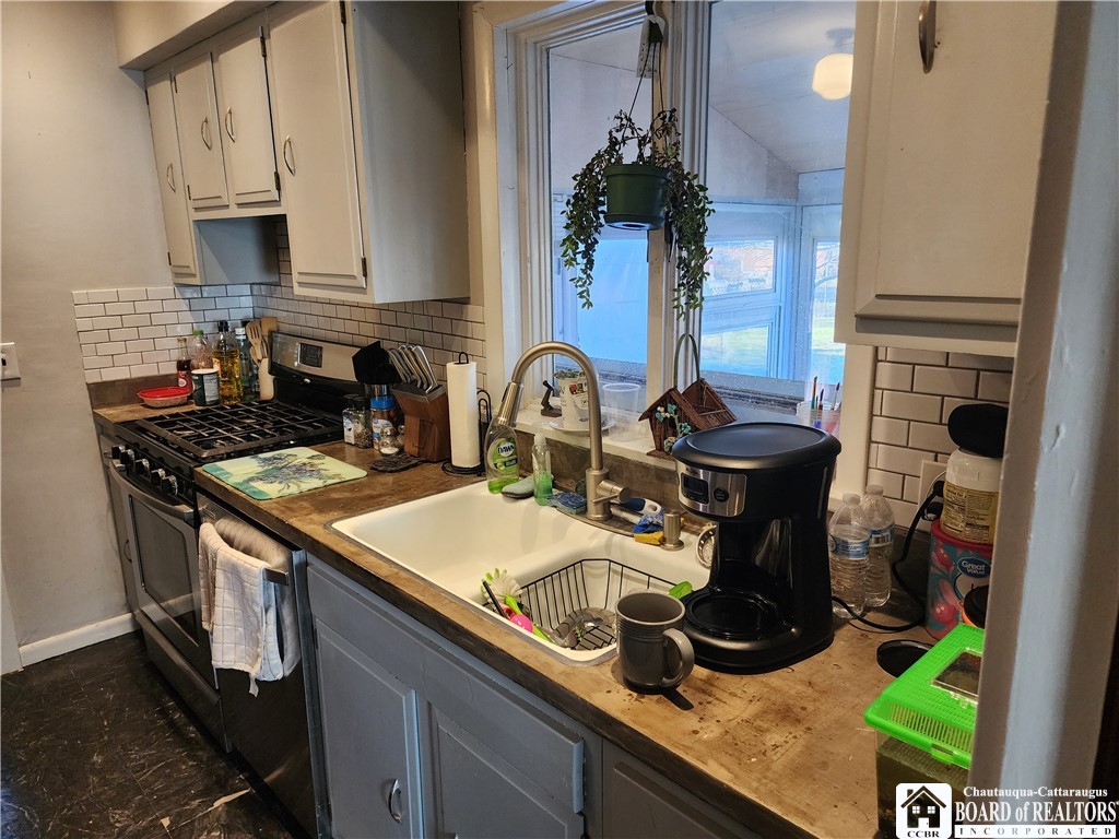 64 Chambers Street Jamestown, NY 14701 - Photo 5 of 32