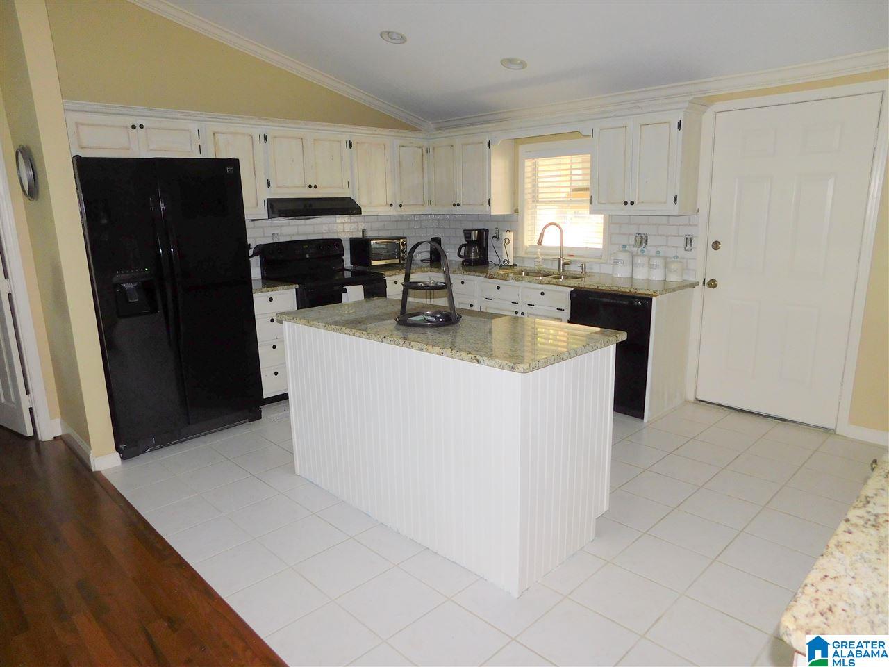 660 County Road 929 Leesburg, AL 35983 - Photo 4 of 31