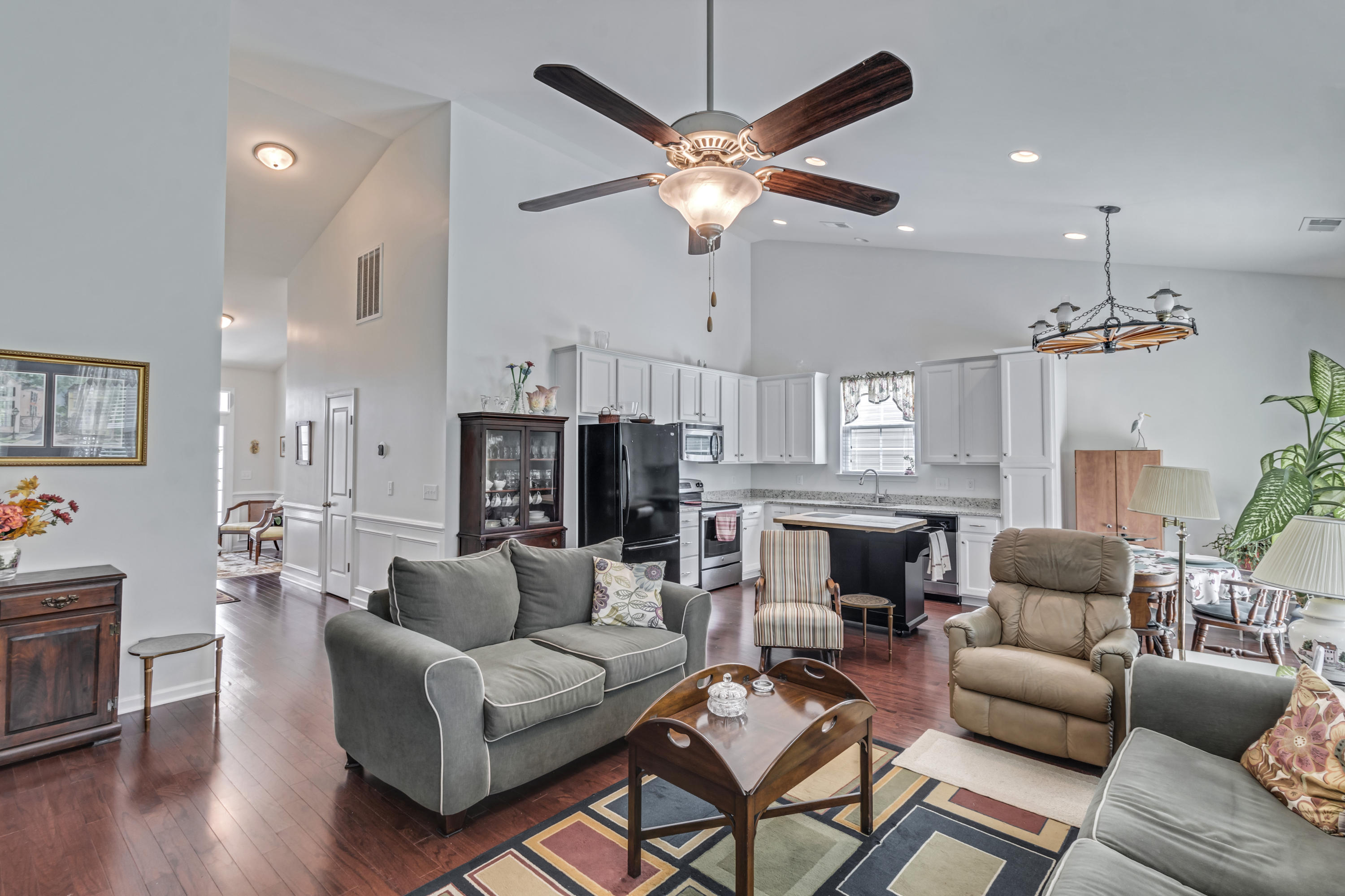 351 Spectrum Road Summerville, SC 29486 - Photo 12 of 32 20