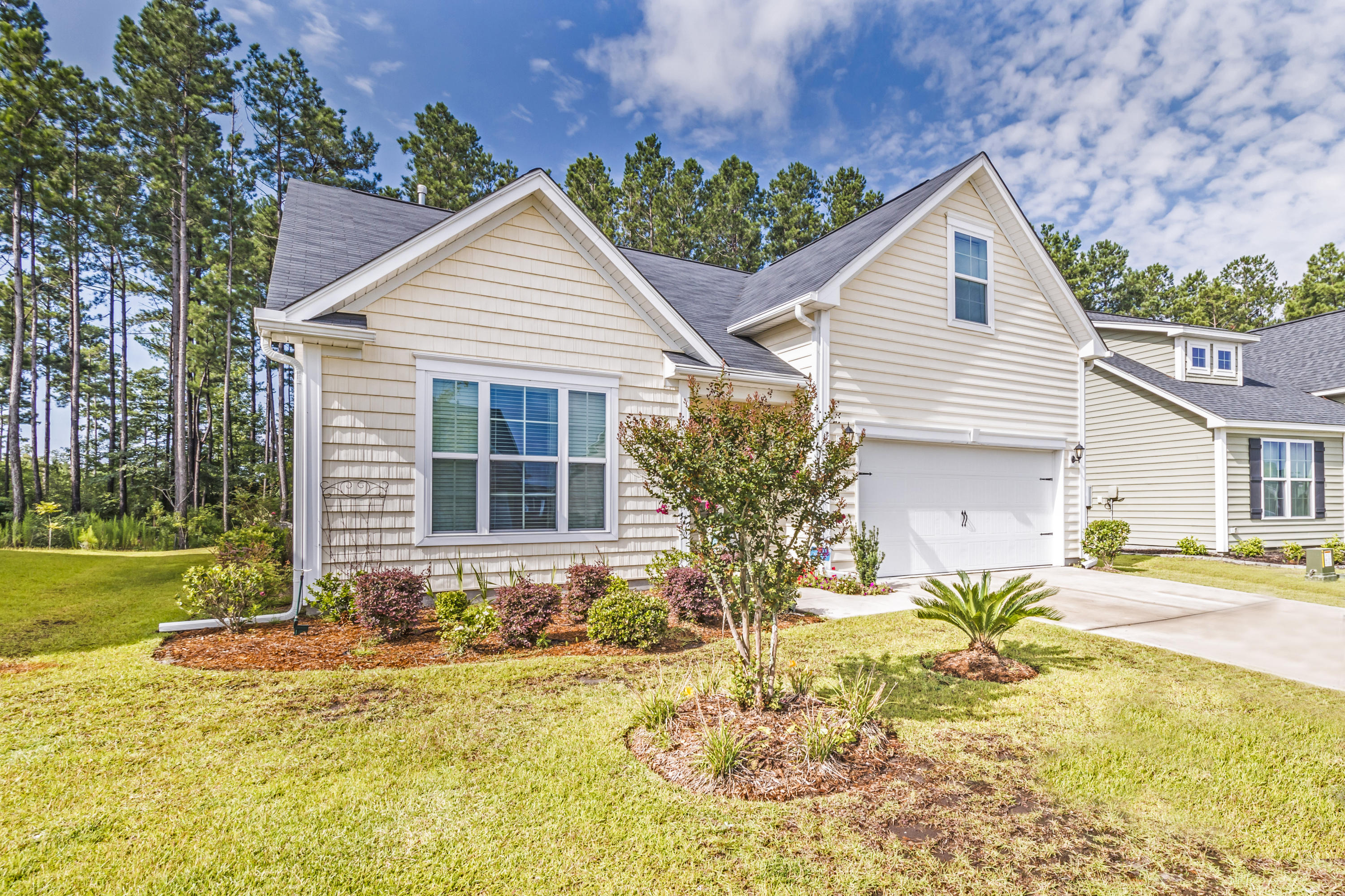 351 Spectrum Road Summerville, SC 29486 - Photo 3 of 32 3