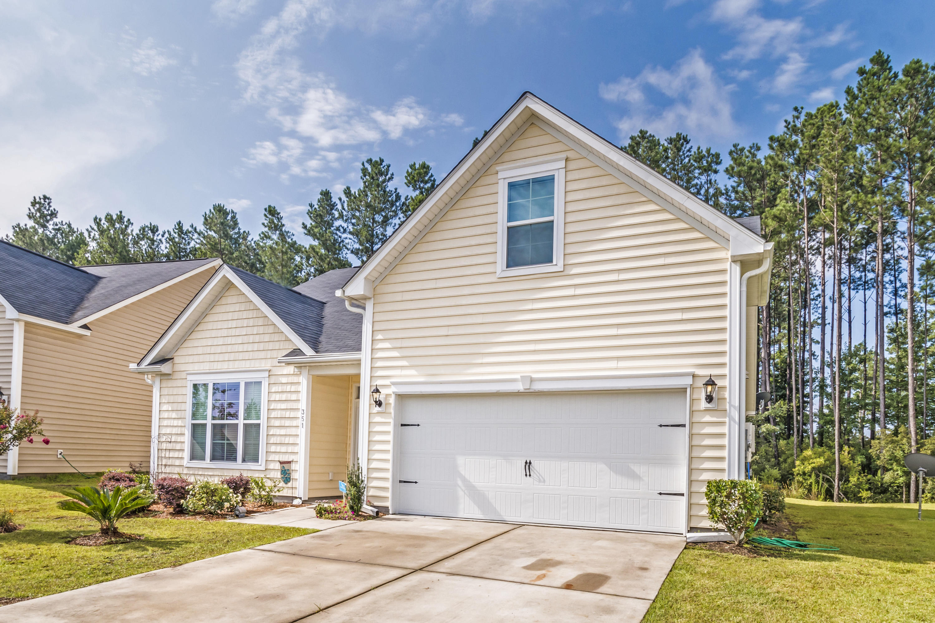 351 Spectrum Road Summerville, SC 29486 - Photo 4 of 32 1