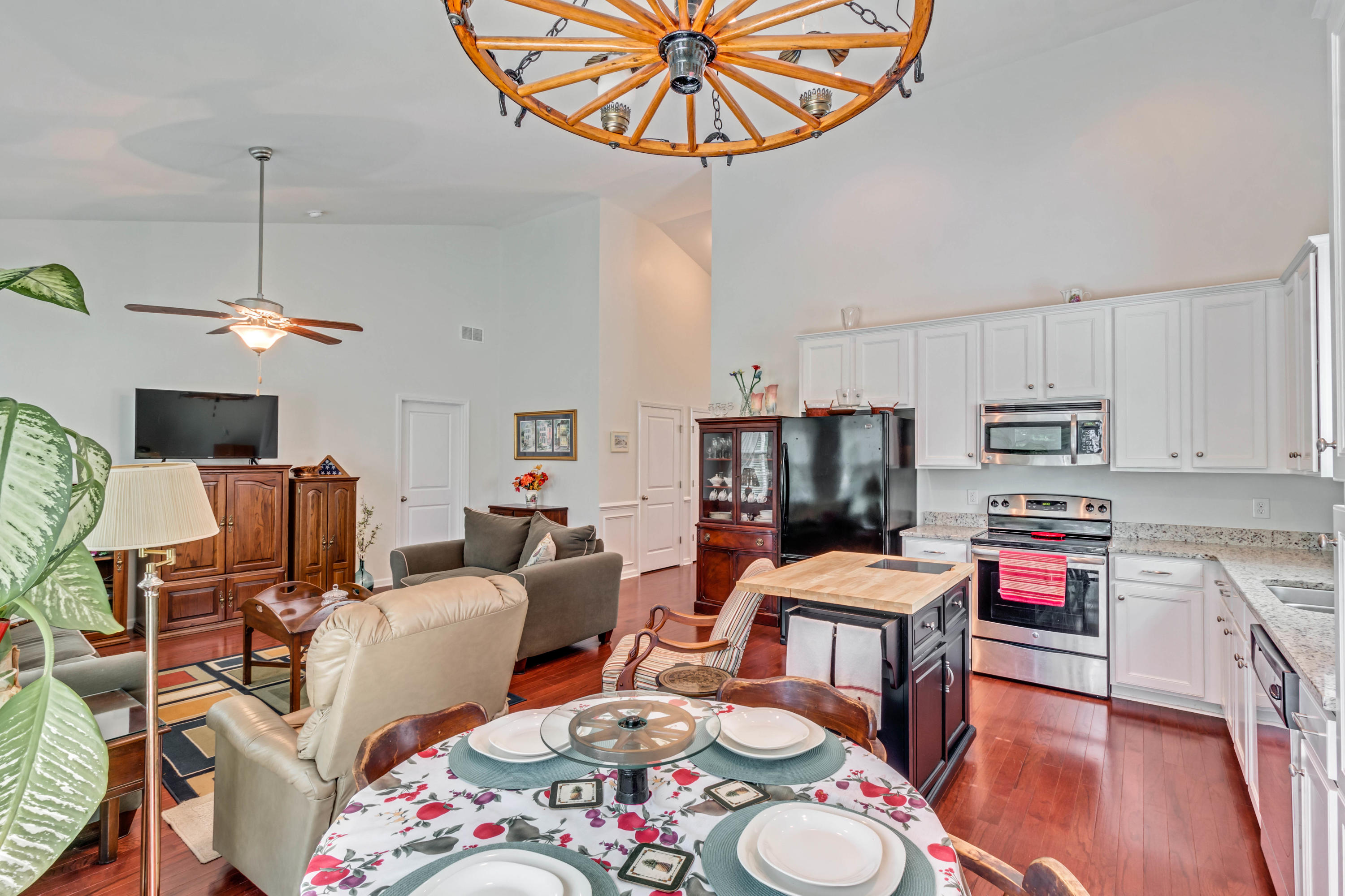 351 Spectrum Road Summerville, SC 29486 - Photo 9 of 32 23