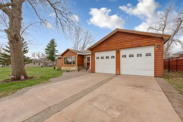 $340,000 | 129 North Morningside Drive, Le Sueur, MN 56058