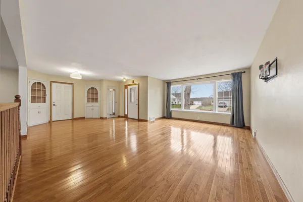 $340,000 | 129 North Morningside Drive, Le Sueur, MN 56058