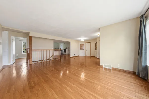 $340,000 | 129 North Morningside Drive, Le Sueur, MN 56058