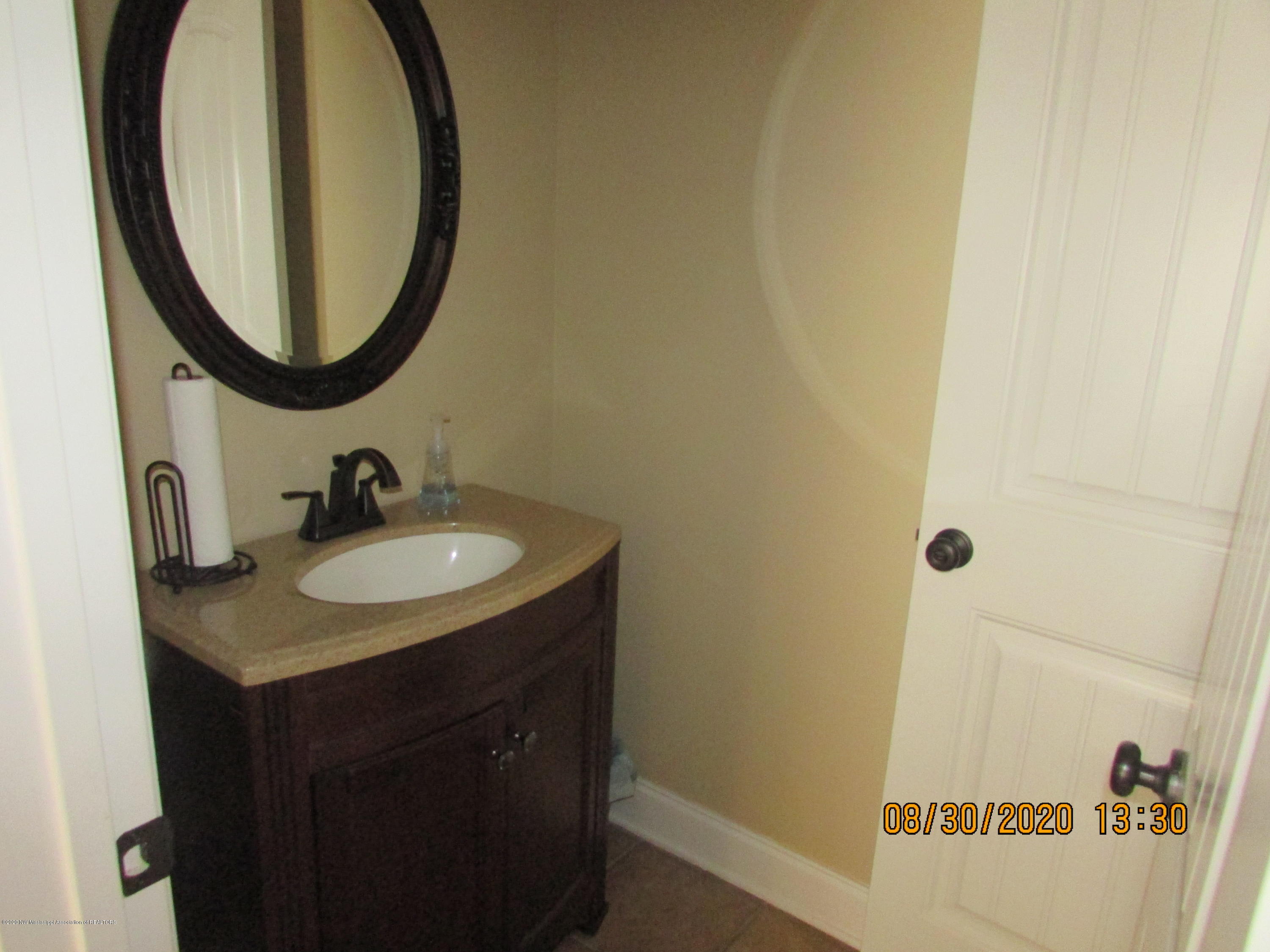9077 Rue Orleans Lane Olive Branch, MS 38654 - Photo 27 of 50 Full Bath 2 Down (1)