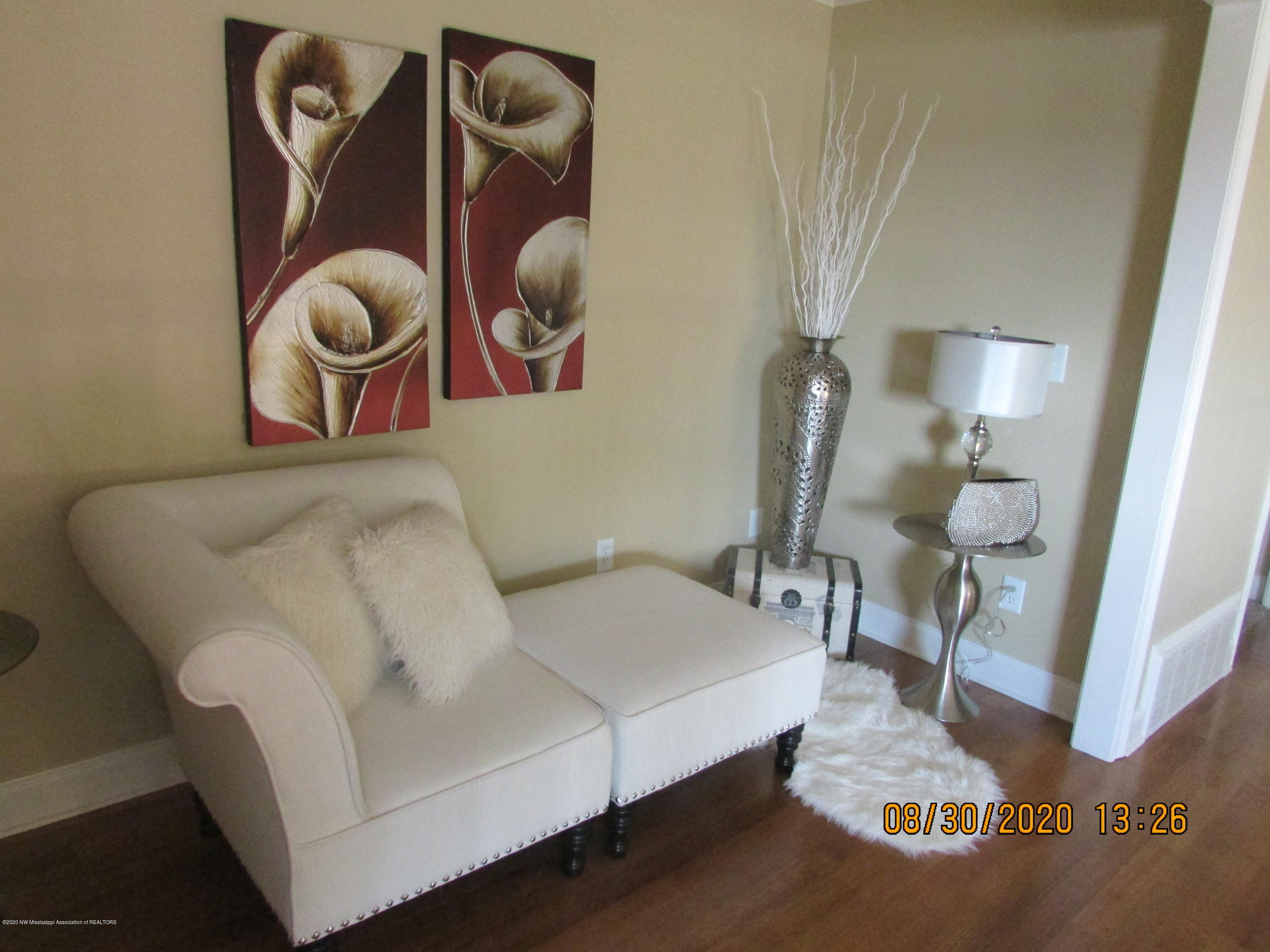 9077 Rue Orleans Lane Olive Branch, MS 38654 - Photo 40 of 50 Sitting Area Up (2)