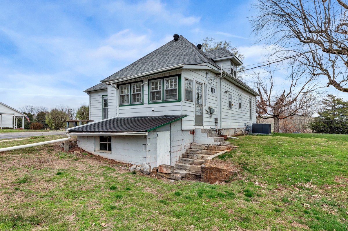 1350 Bethel Road Pulaski, TN 38478 - Photo 5 of 36 a view of a house with a yard