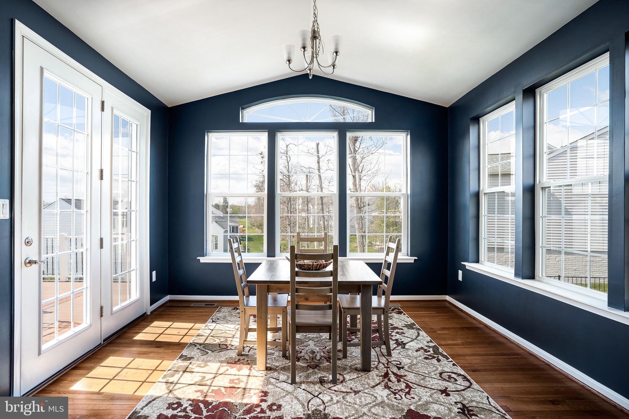 425 Canyon Road Winchester, VA 22602 - Photo 10 of 44 Sunroom/Dining Area