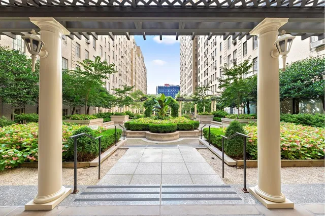 $650,000 | 353 West 56th Street, Unit 4J | Hell's Kitchen