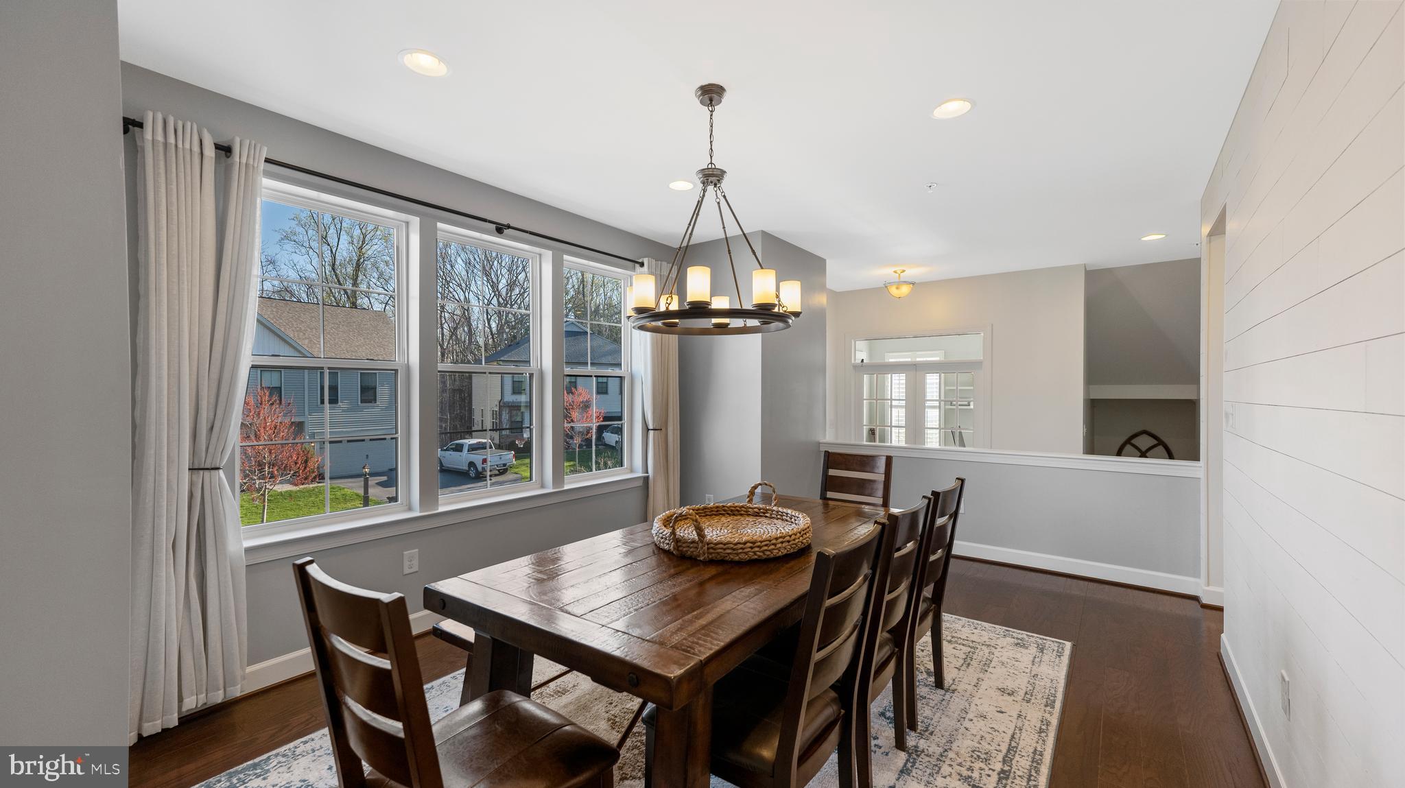 6839 West Shavano Road New Market, MD 21774 - Photo 15 of 72 dining room - large windows!