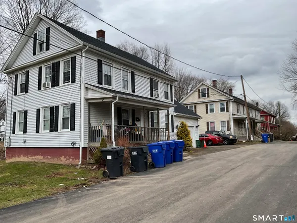 $749,999 | 186 South Main Street, Suffield, CT 06078