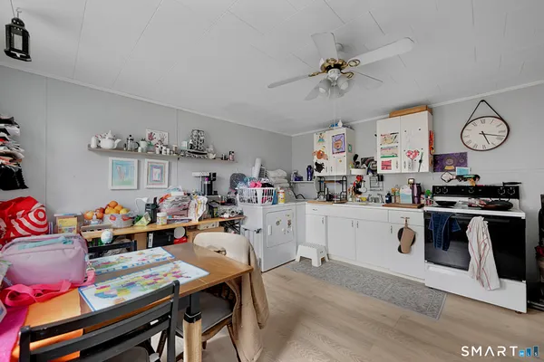 $749,999 | 186 South Main Street, Suffield, CT 06078