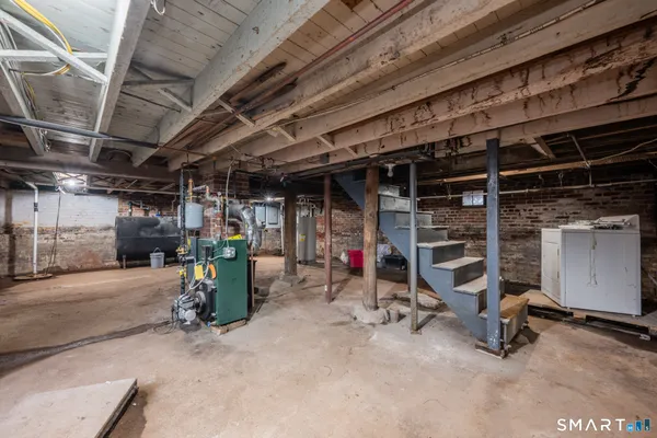 $749,999 | 186 South Main Street, Suffield, CT 06078