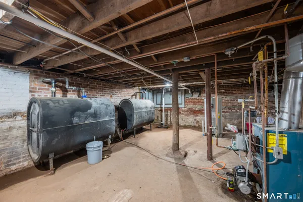 $749,999 | 186 South Main Street, Suffield, CT 06078