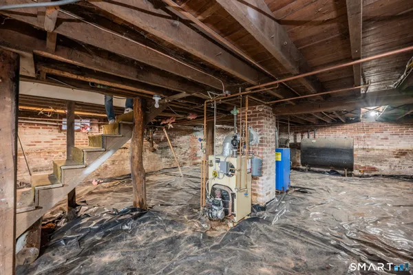 $749,999 | 186 South Main Street, Suffield, CT 06078